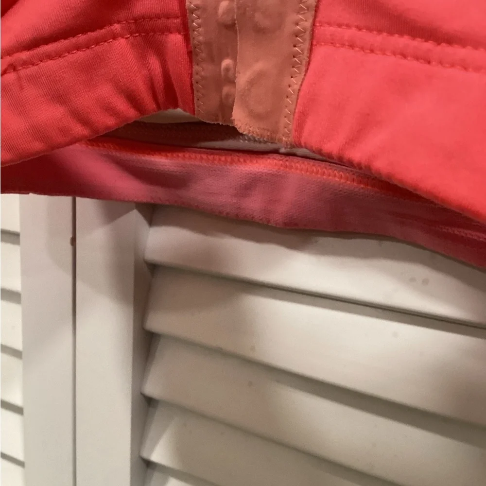 lululemon athletica Ta Ta Tamer II Sports Bra in Coral